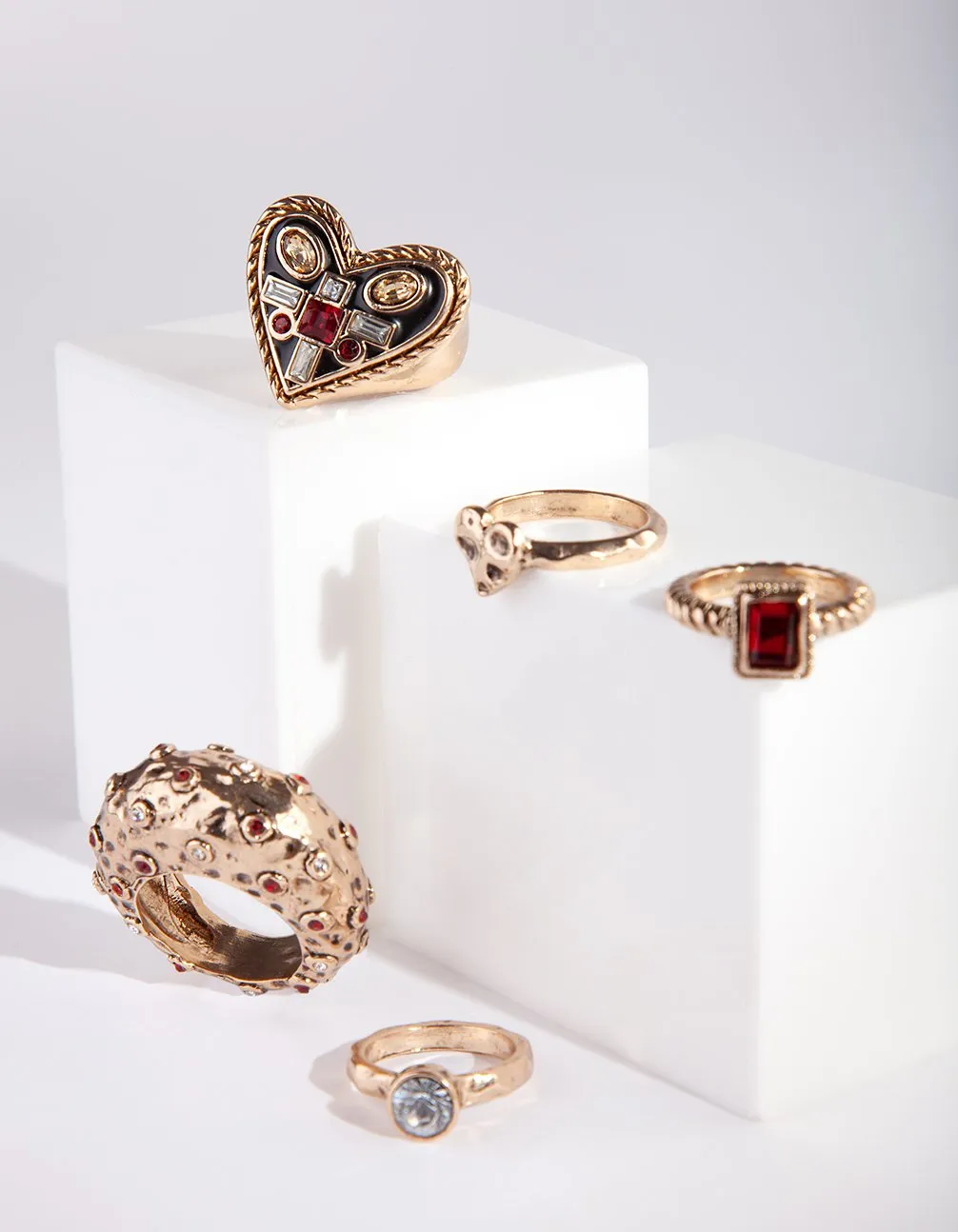 Antique Gold Red Regal Ring Pack