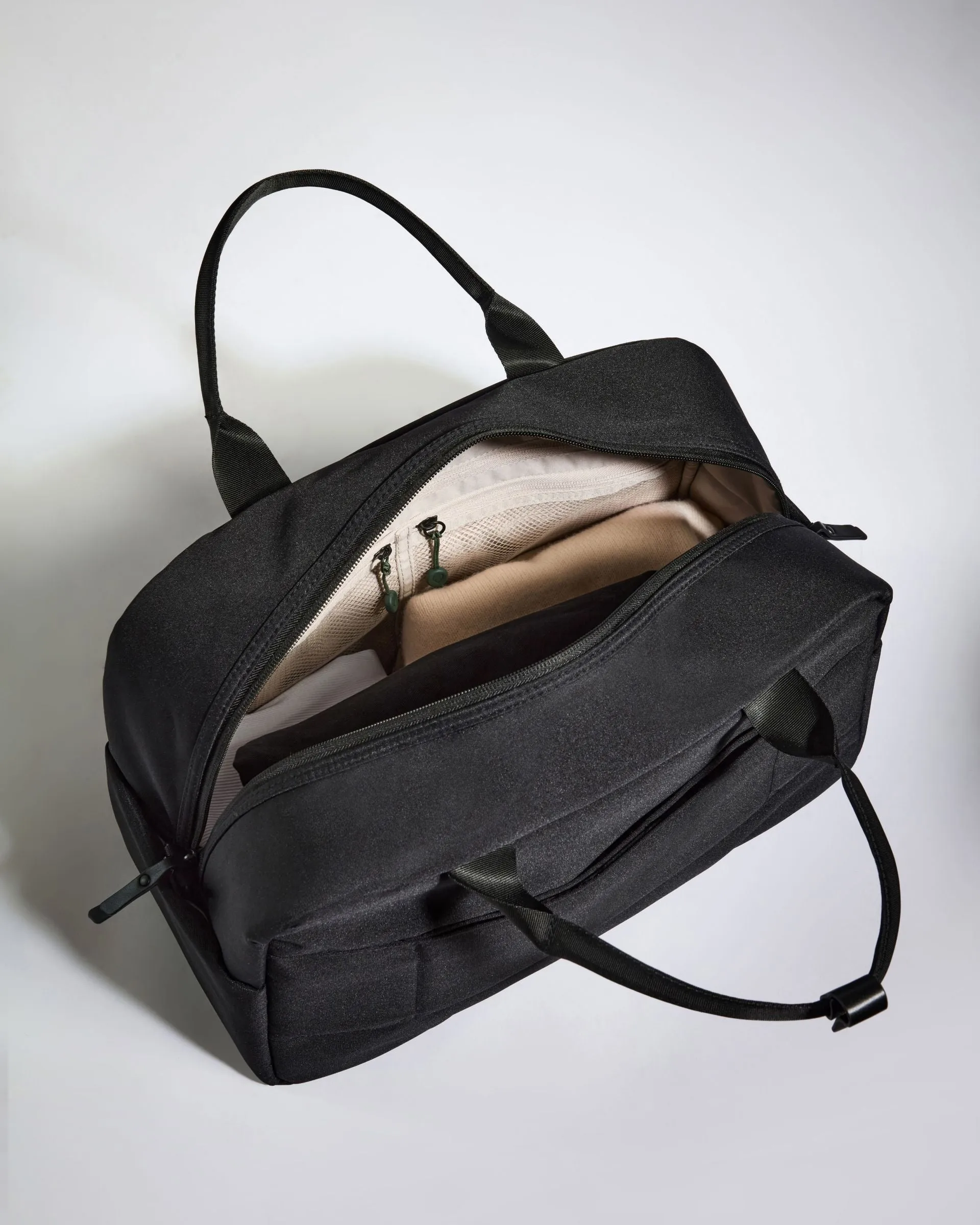 Essential Overnight Bag in Black