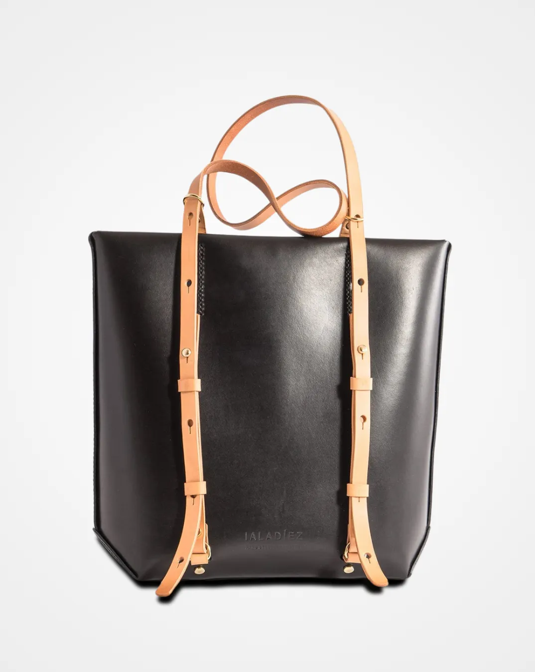 Travelling Midi Backpack: The Artisan Leather Essential