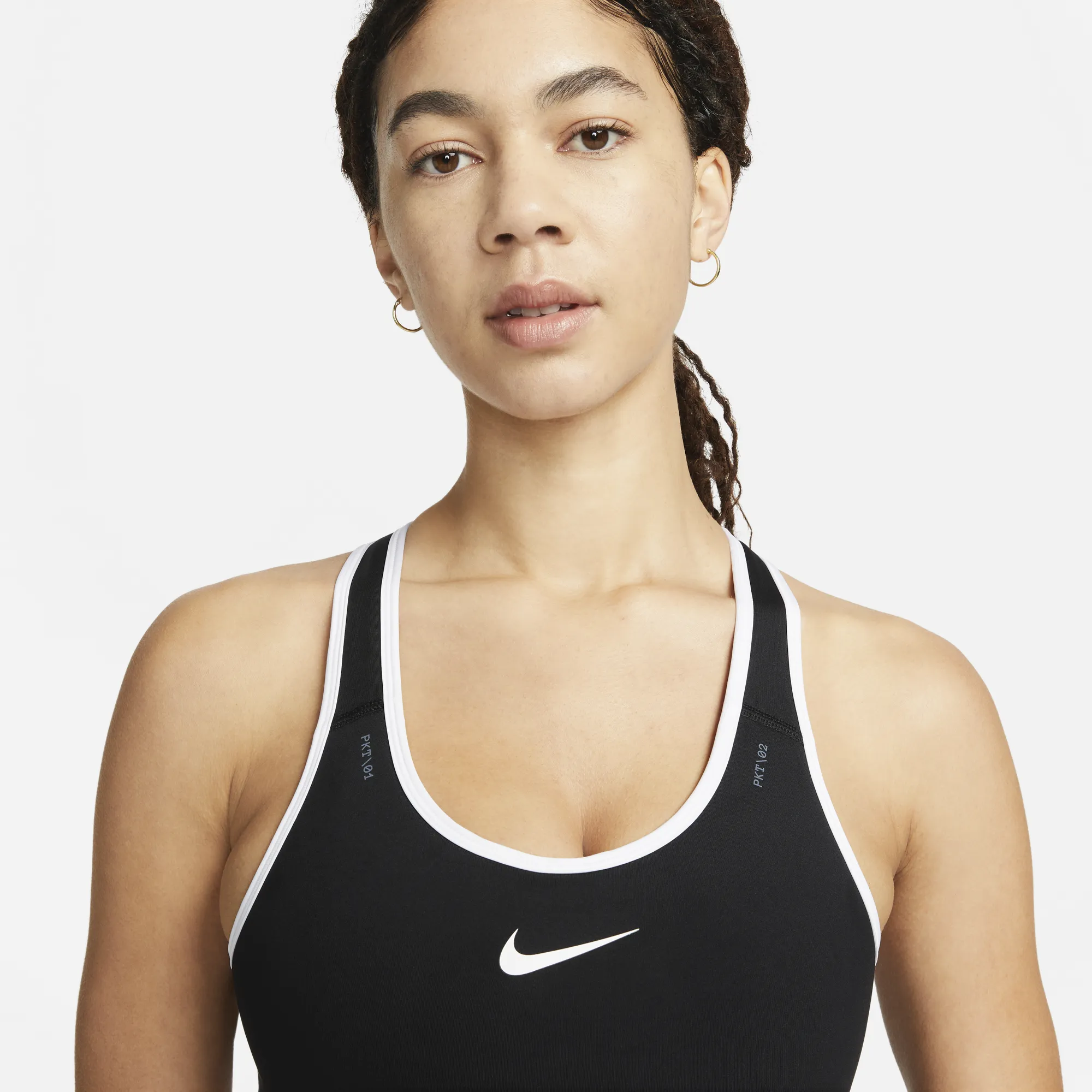 Women's Swoosh On The Run Bra (010 - Black/White/Black/White)